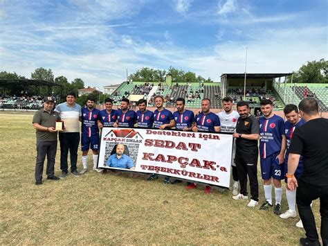 Futbol Taraftarlarının Takımına Olan Bağlılıkları